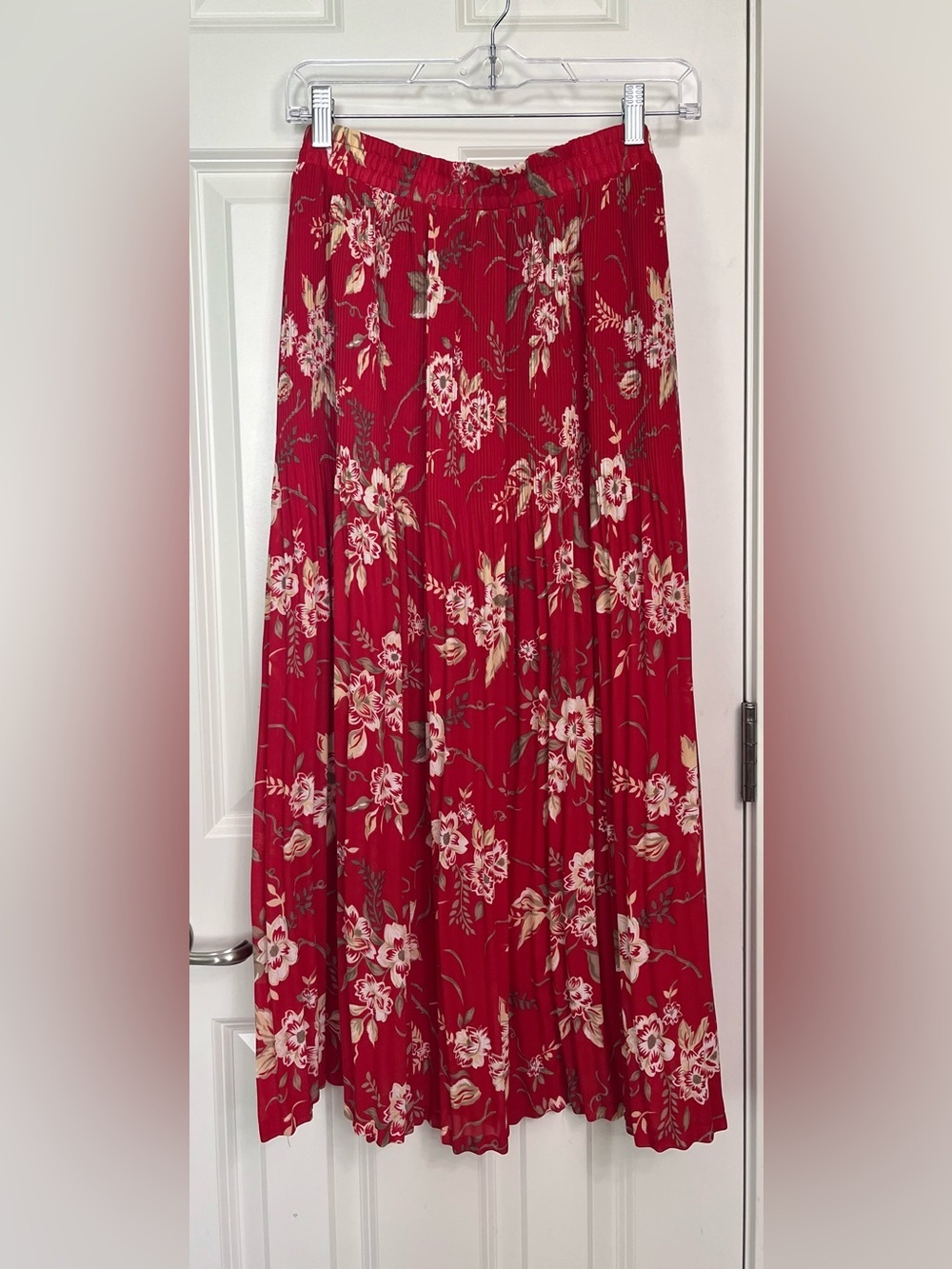 Sag Harbor Vintage Floral Pleated Maxi Skirt
